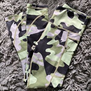 Green Camo Pocket Light n Tight 24”